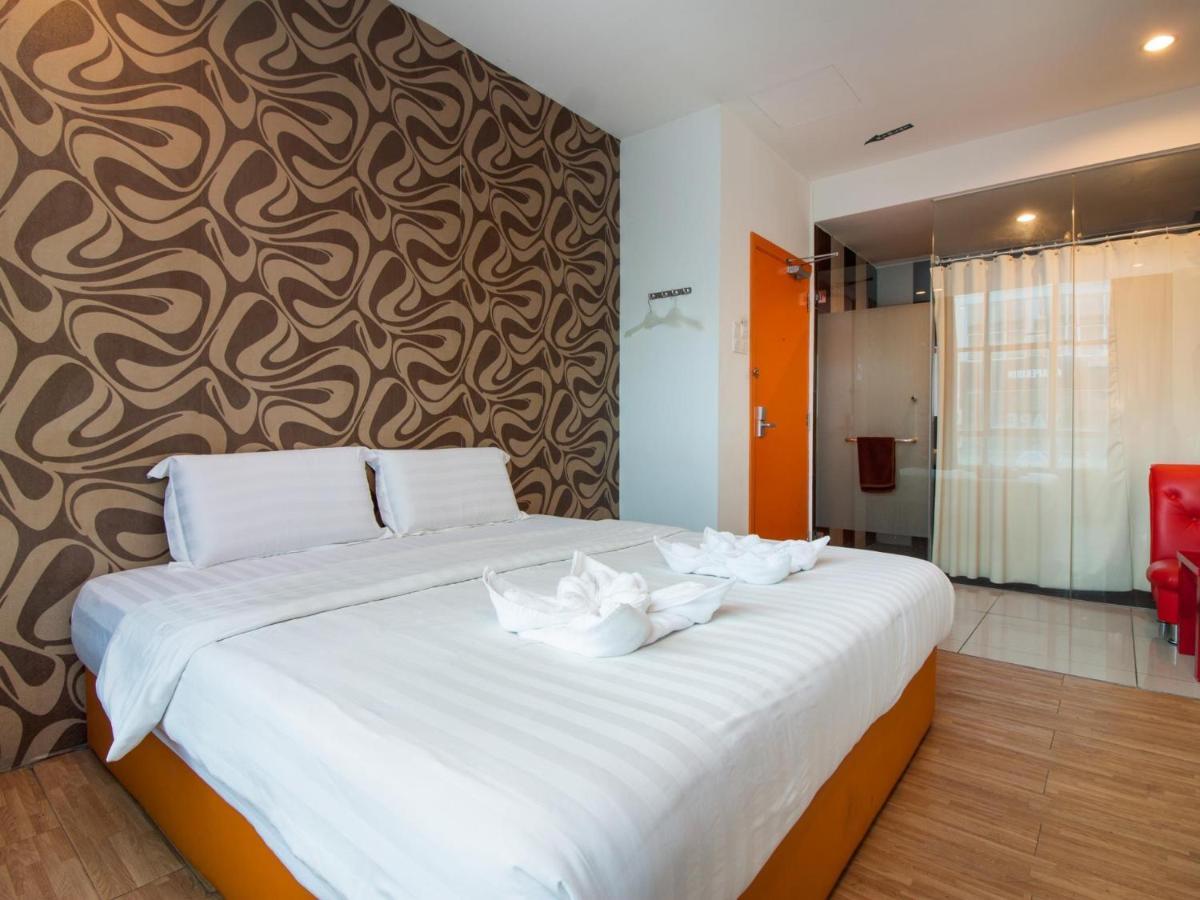 1 Hotel Taman Connaught Куала Лумпур Екстериор снимка