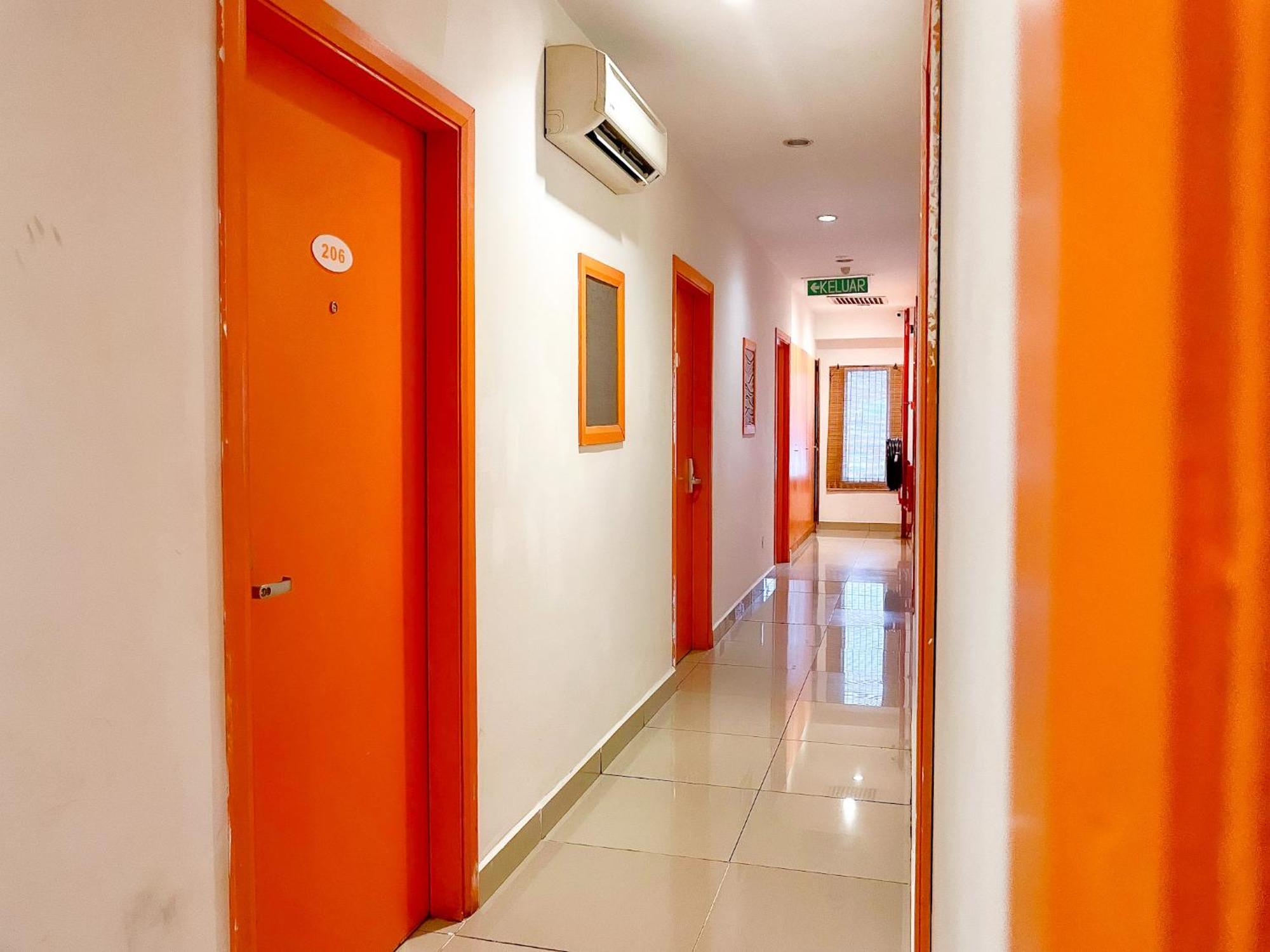 1 Hotel Taman Connaught Куала Лумпур Екстериор снимка