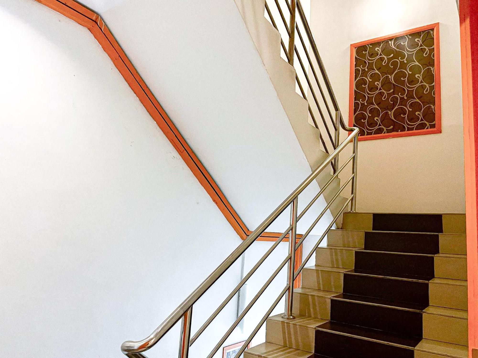 1 Hotel Taman Connaught Куала Лумпур Екстериор снимка