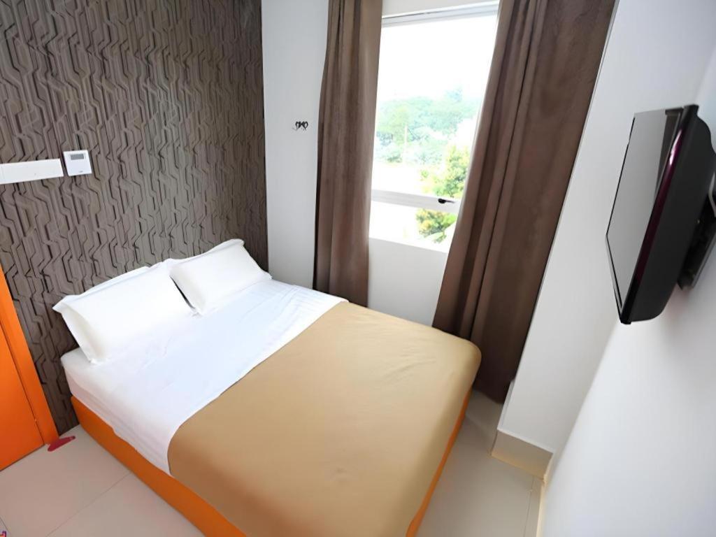 1 Hotel Taman Connaught Куала Лумпур Екстериор снимка