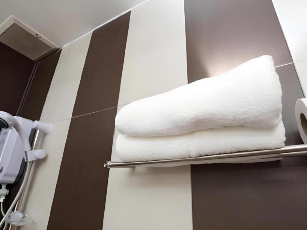 1 Hotel Taman Connaught Куала Лумпур Екстериор снимка