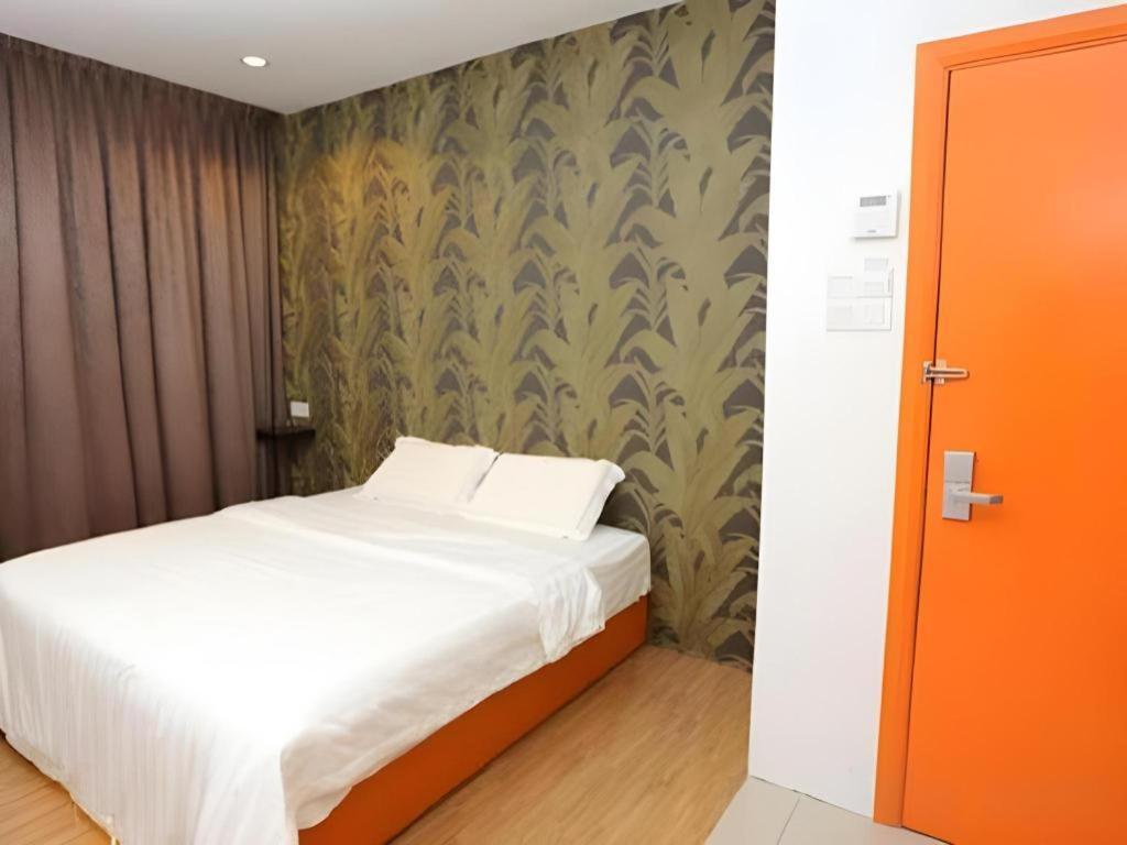 1 Hotel Taman Connaught Куала Лумпур Екстериор снимка