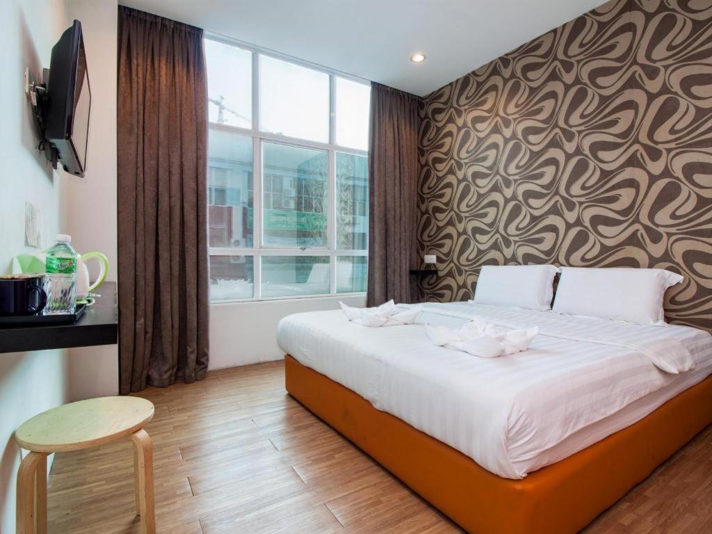 1 Hotel Taman Connaught Куала Лумпур Екстериор снимка