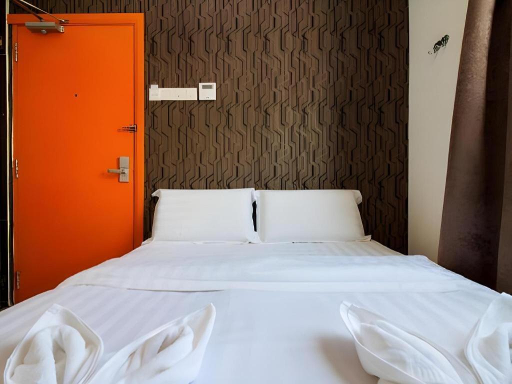 1 Hotel Taman Connaught Куала Лумпур Екстериор снимка