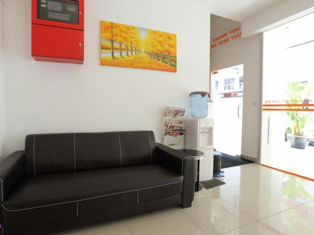 1 Hotel Taman Connaught Куала Лумпур Екстериор снимка